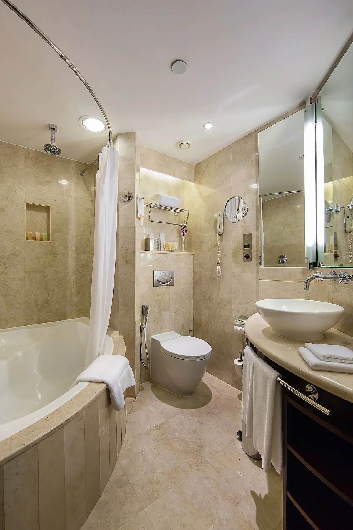 سرویس بهداشتی و حمام هتل رامادا پلازا بای ویندهام دبی دیره